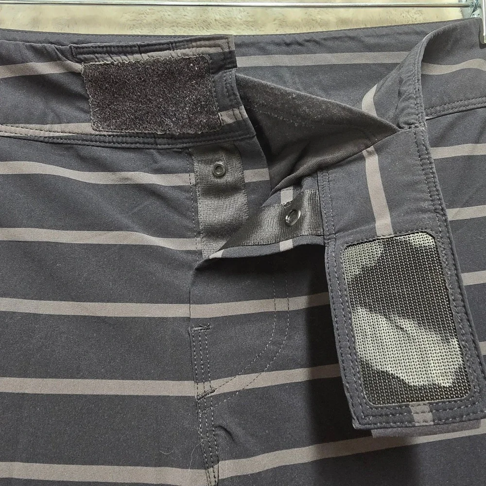 Lululemon Mens Current State Board Shorts Striped Black Grey Size 34 Swim Trunks